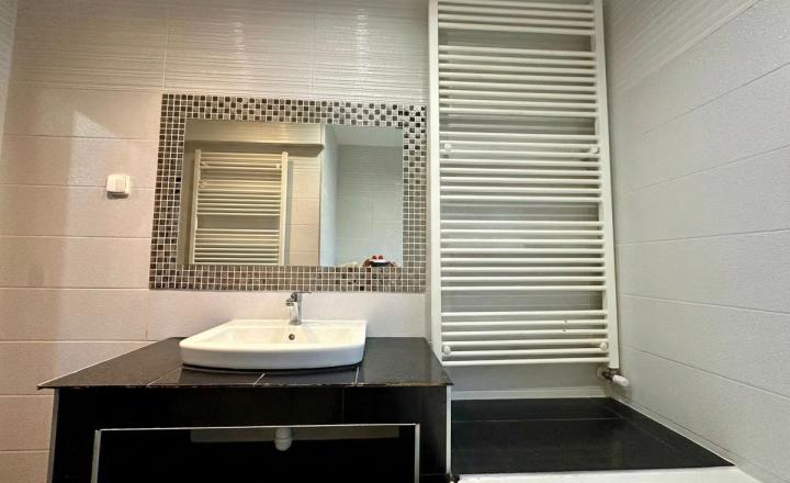 AFYREAL predaj 4izb byt 90m2 Radničné námestie, vlastný kotol na kúrenie, kompl.rekonštr., balkón, veľká pivnica - fotografia 14
