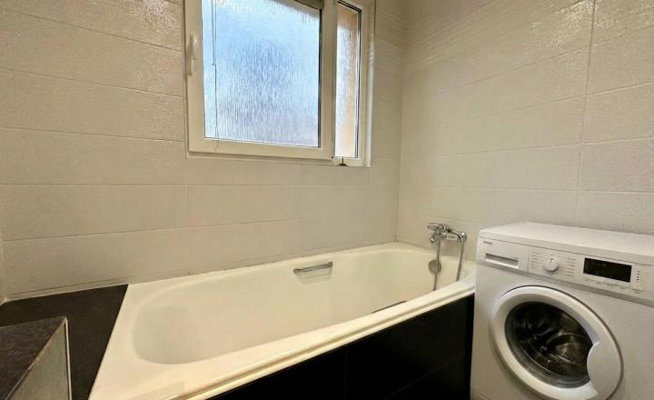 AFYREAL predaj 4izb byt 90m2 Radničné námestie, vlastný kotol na kúrenie, kompl.rekonštr., balkón, veľká pivnica - fotografia 15