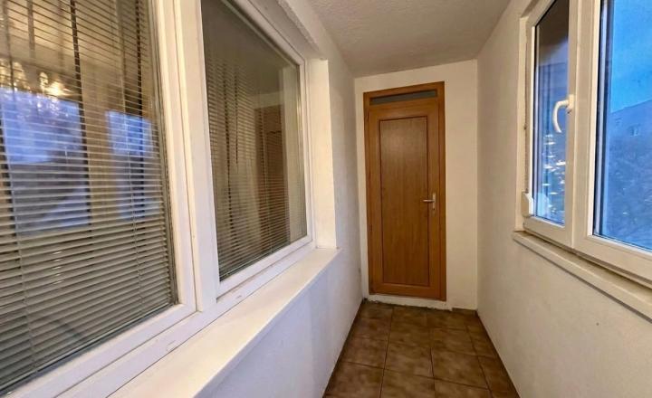AFYREAL predaj 4izb byt 90m2 Radničné námestie, vlastný kotol na kúrenie, kompl.rekonštr., balkón, veľká pivnica - fotografia 16