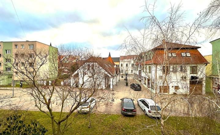 AFYREAL predaj 4izb byt 90m2 Radničné námestie, vlastný kotol na kúrenie, kompl.rekonštr., balkón, veľká pivnica - fotografia 17