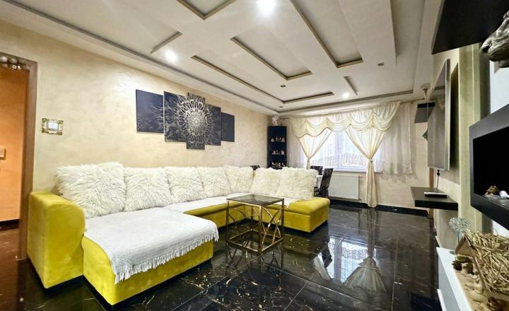 AFYREAL predaj 4izb byt 90m2 Radničné námestie, vlastný kotol na kúrenie, kompl.rekonštr., balkón, veľká pivnica - fotografia 3