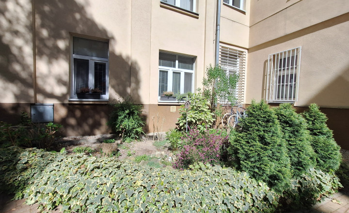 Príjemne bývanie v centre mesta - fotografia 12