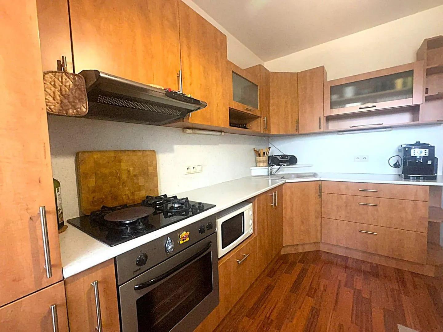 AFYREAL Predaj 4izb byt Vyšehradská Petržalka po staršej kompletnej rekonštrukcii, balkón