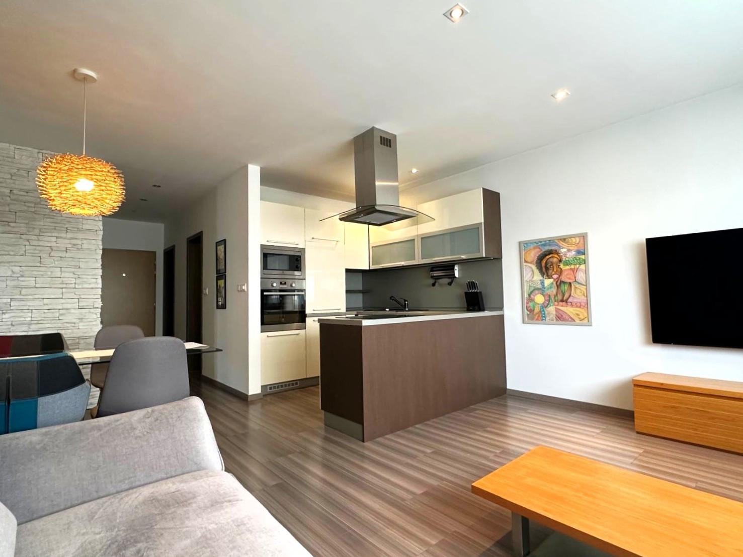 AFYREAL REZERVOVANE 3izb bytu s parkovaním Kadnárova - Rača 68m2 plus loggia 7m2 plus parkovanie.