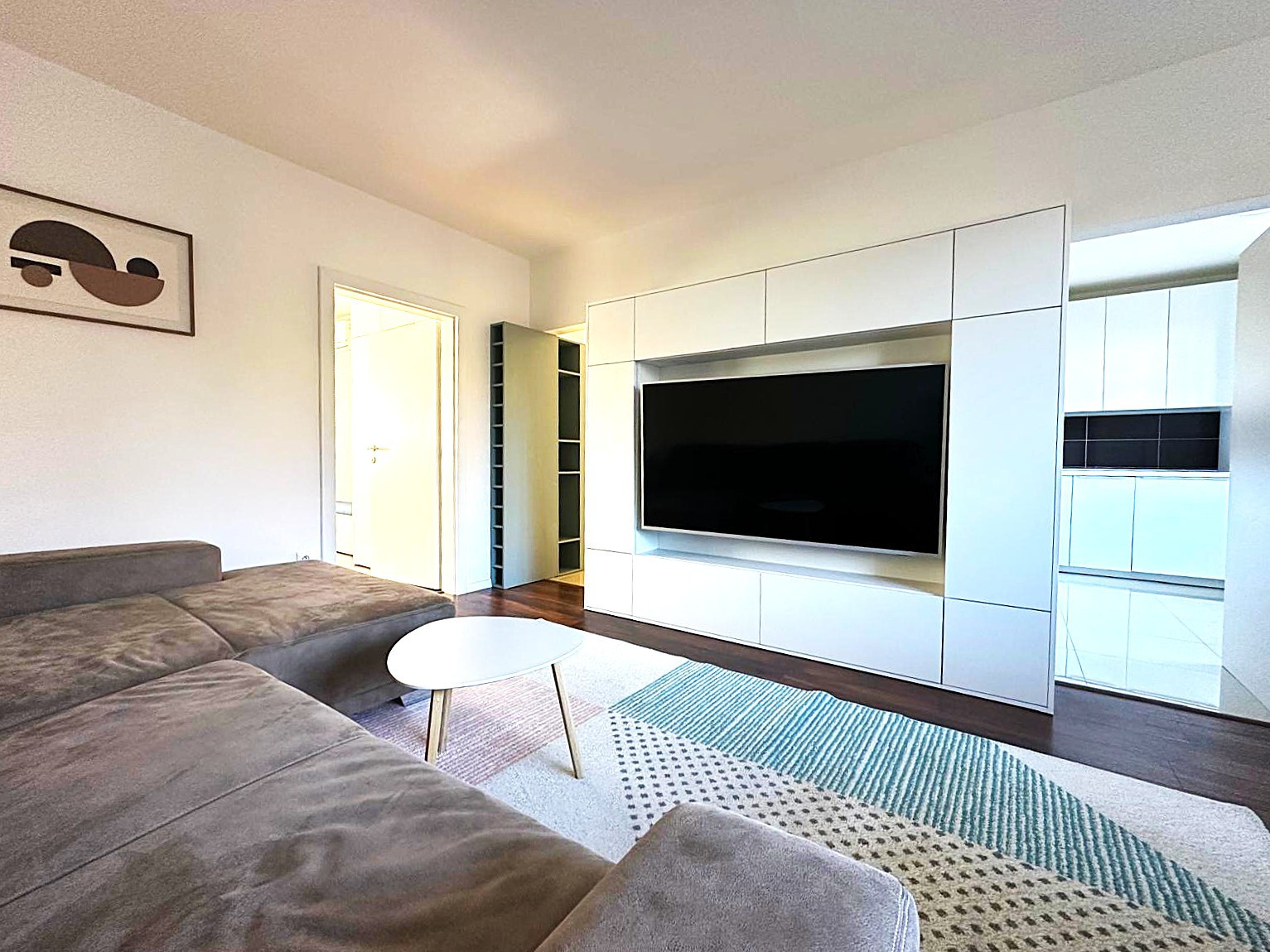 AFYREAL predane 4izb Cabanova ul., kompletná rekonštrukcia, úložný priestor, loggia, výťah, slnečný, svetlý