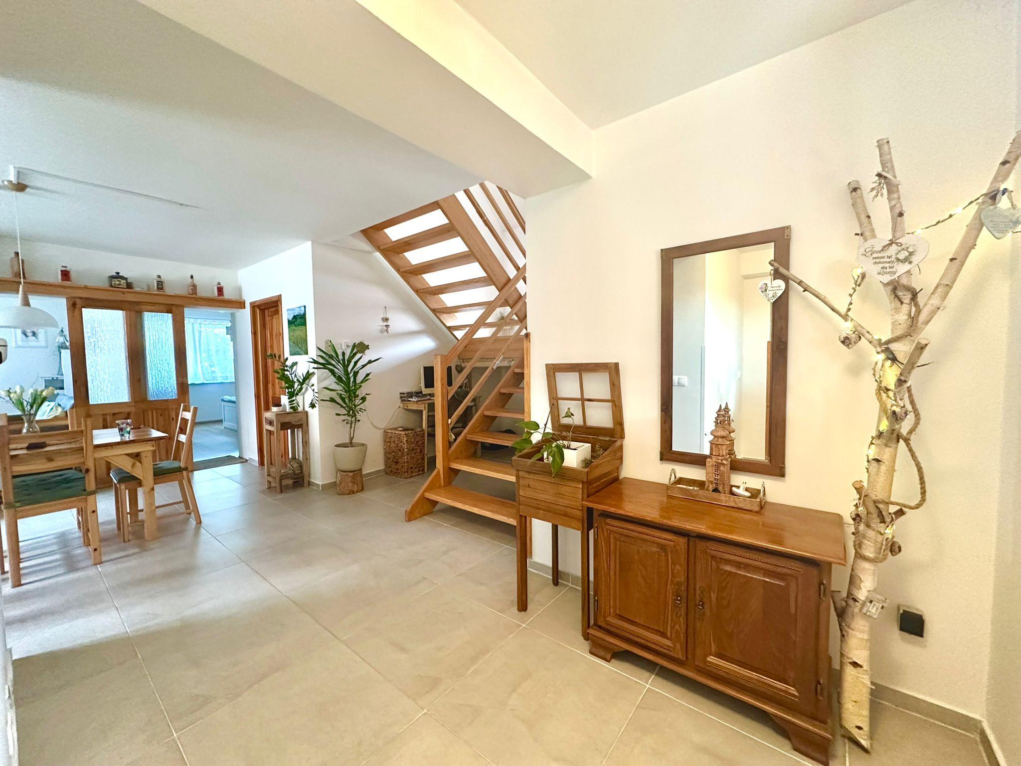 AFYREAL Vojka predaj dom na okamžité bývanie, 4 izby, podnikateľská časť- hala a dieľňa