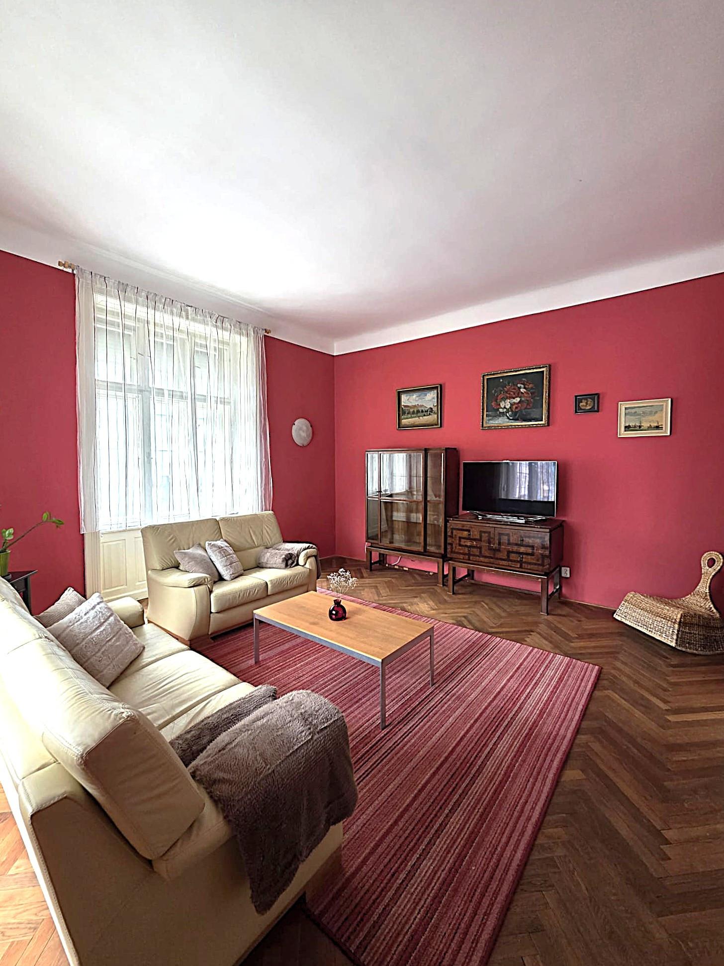 AFYREAL Prenájom typický staromestský 3izb byt Moskovská ul. v srdci Bratislavy- Medická záhrada - RK neplatíte